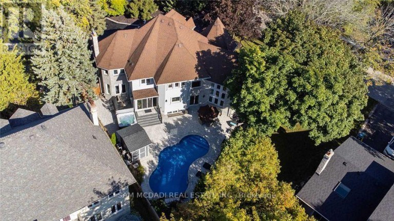 2064 ALMIRA COURT, Mississauga (Sheridan), Ontario, L5H4A5