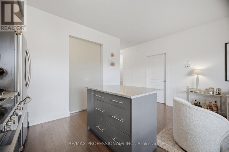 323 - 128 GARDEN DRIVE, Oakville (CO Central), Ontario, L6K2W5