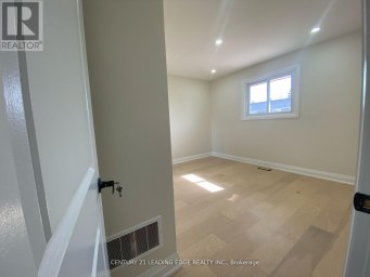 UPPER - 66 BEECH AVENUE Cambridge Ontario photo 11