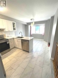 80 BAYWELL CRESCENT Aurora (Bayview Wellington) Ontario photo 2