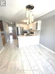 80 BAYWELL CRESCENT Aurora (Bayview Wellington) Ontario photo 3