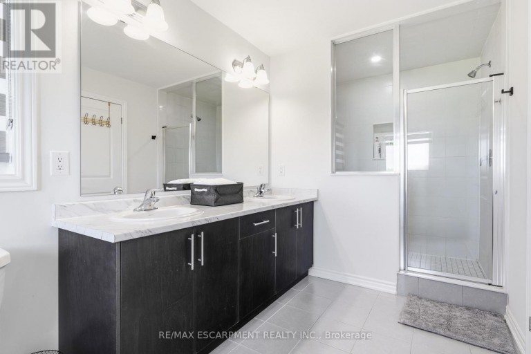 147 MIDLAND PLACE, Welland (Hwy 406/Welland), Ontario, L3B0H4