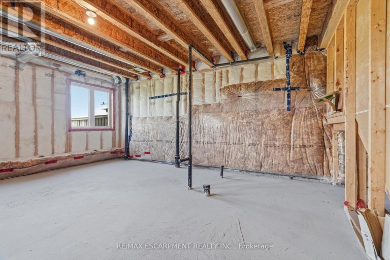 147 MIDLAND PLACE, Welland (Hwy 406/Welland), Ontario, L3B0H4