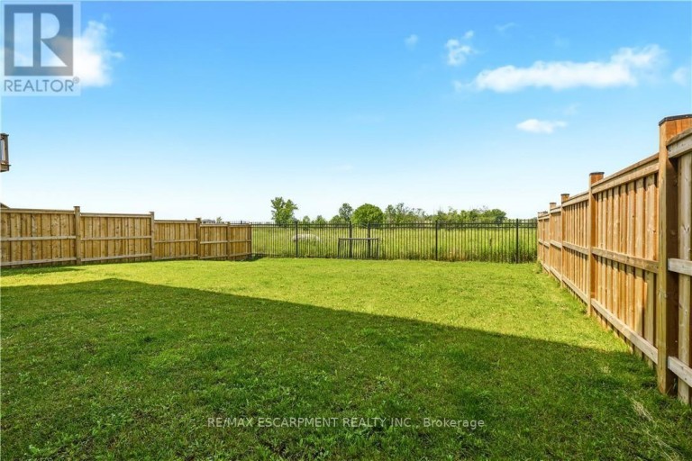 147 MIDLAND PLACE, Welland (Hwy 406/Welland), Ontario, L3B0H4