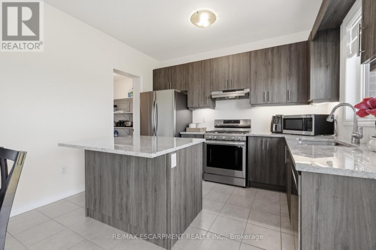 147 MIDLAND PLACE, Welland (Hwy 406/Welland), Ontario, L3B0H4