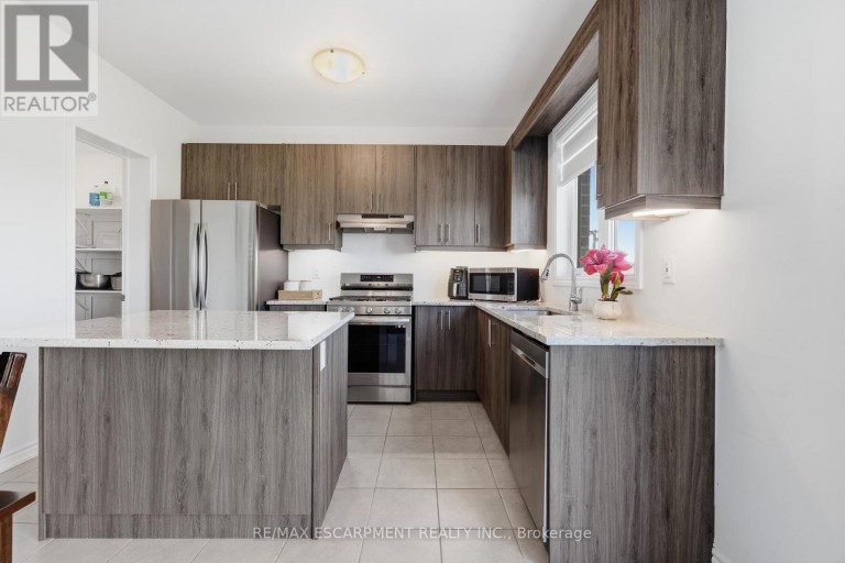 147 MIDLAND PLACE, Welland (Hwy 406/Welland), Ontario, L3B0H4
