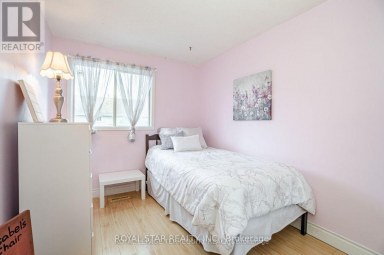 39 COURTLEIGH SQUARE Brampton (Heart Lake East) Ontario photo 13
