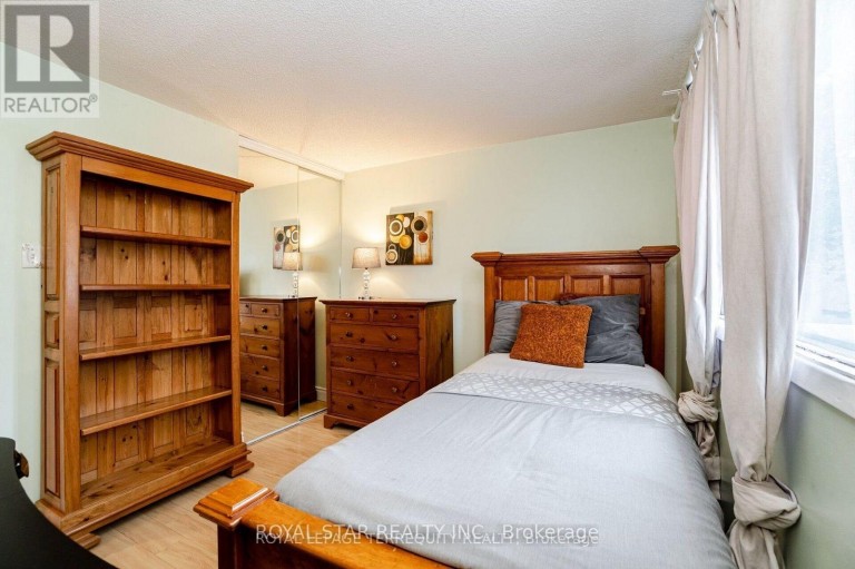 39 COURTLEIGH SQUARE, Brampton (Heart Lake East), Ontario, L6Z1J2