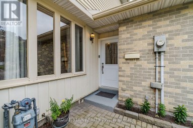39 COURTLEIGH SQUARE Brampton (Heart Lake East) Ontario photo 6
