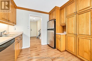 401 - 337 SIMCOE STREET Oshawa (O'Neill) Ontario photo 14