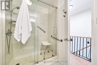 401 - 337 SIMCOE STREET Oshawa (O'Neill) Ontario photo 32