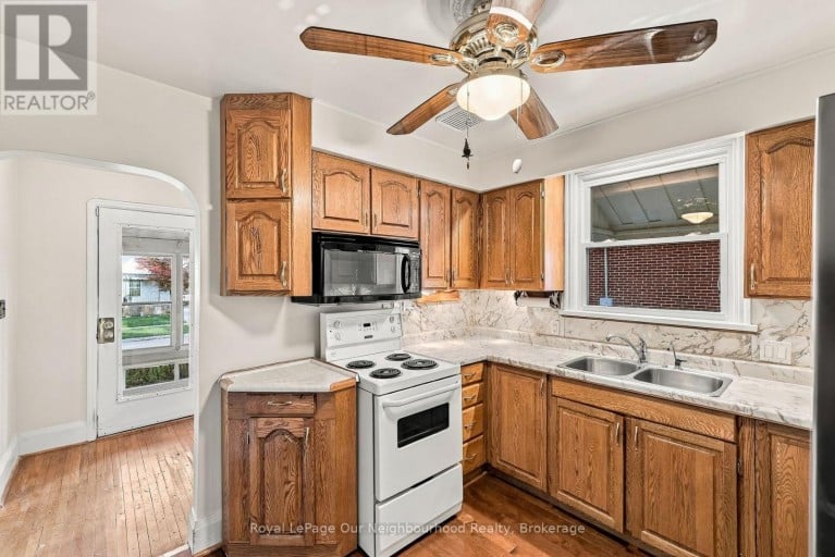 868 GRIERSON STREET, Oshawa (Centennial), Ontario, L1G5J9