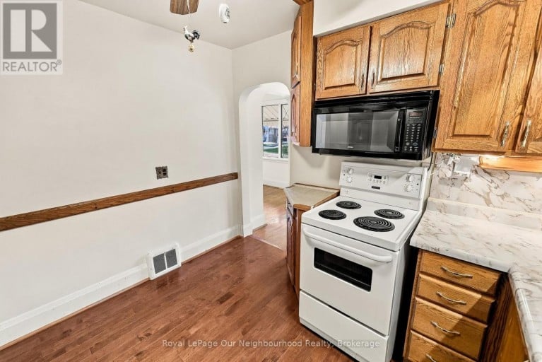 868 GRIERSON STREET, Oshawa (Centennial), Ontario, L1G5J9