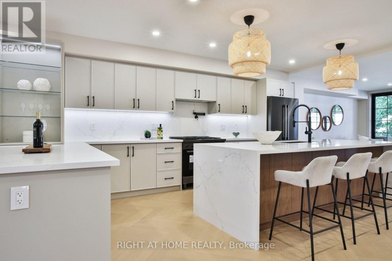 106 EASTBOURNE AVENUE, Toronto (Yonge-Eglinton), Ontario, M5P2G3