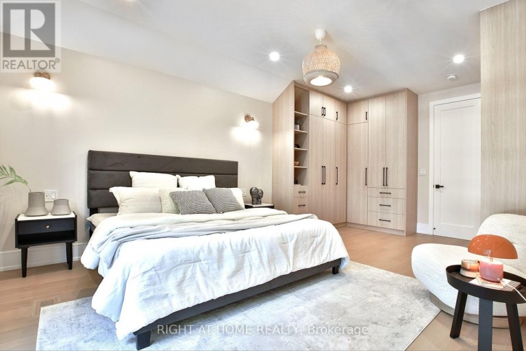 106 EASTBOURNE AVENUE, Toronto (Yonge-Eglinton), Ontario, M5P2G3