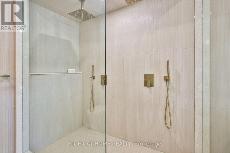 106 EASTBOURNE AVENUE, Toronto (Yonge-Eglinton), Ontario, M5P2G3