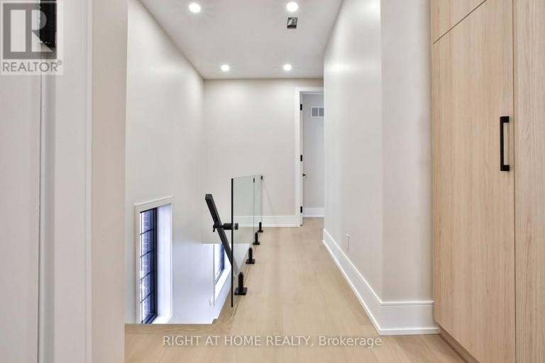 106 EASTBOURNE AVENUE, Toronto (Yonge-Eglinton), Ontario, M5P2G3