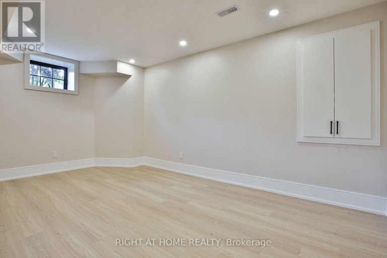 106 EASTBOURNE AVENUE, Toronto (Yonge-Eglinton), Ontario, M5P2G3