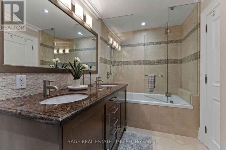 133 GLENGROVE AVENUE W, Toronto (Lawrence Park South), Ontario, M4R1P1
