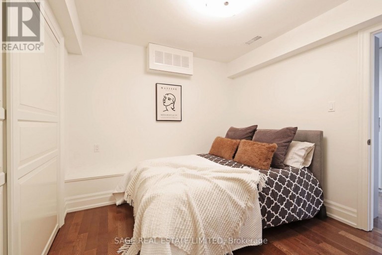133 GLENGROVE AVENUE W, Toronto (Lawrence Park South), Ontario, M4R1P1