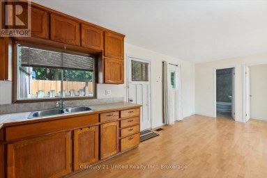 B - 556 EDISON AVENUE Peterborough (Otonabee Ward 1) Ontario photo 9