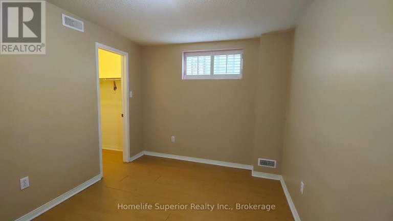 17 SUMMERFIELD CRESCENT, Brampton (Brampton West), Ontario, L6X4K4