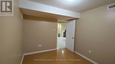 17 SUMMERFIELD CRESCENT Brampton (Brampton West) Ontario photo 16
