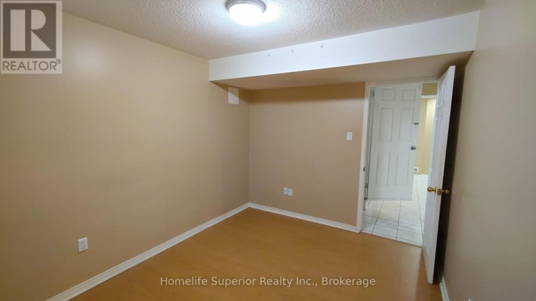 17 SUMMERFIELD CRESCENT, Brampton (Brampton West), Ontario, L6X4K4