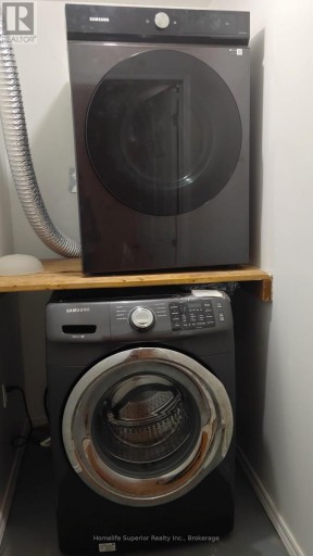 17 SUMMERFIELD CRESCENT, Brampton (Brampton West), Ontario, L6X4K4
