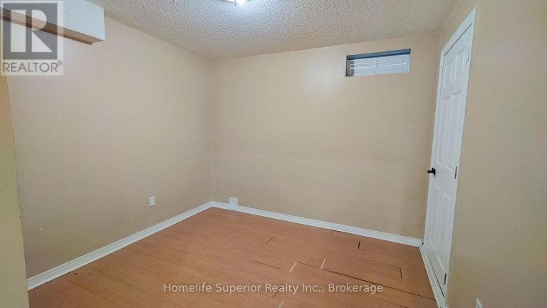 17 SUMMERFIELD CRESCENT, Brampton (Brampton West), Ontario, L6X4K4