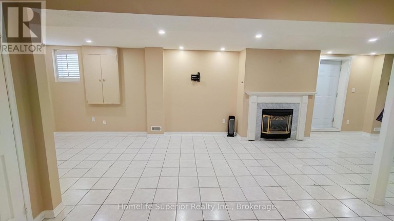 17 SUMMERFIELD CRESCENT, Brampton (Brampton West), Ontario, L6X4K4
