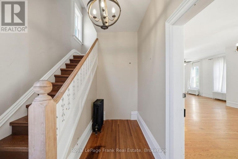16 FRANCIS STREET, Kawartha Lakes (Lindsay), Ontario, K9V3R6