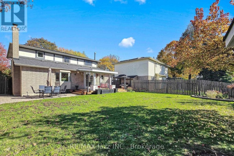 10 TRINITY CRESCENT, Whitby (Pringle Creek), Ontario, L1N6L2