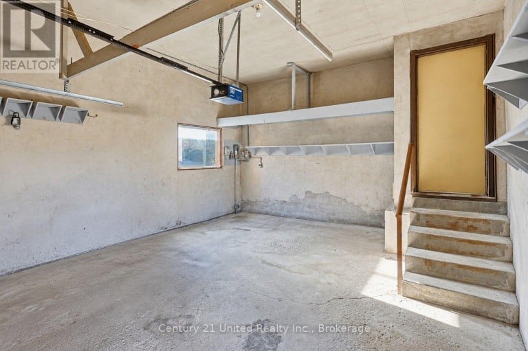 807 HIGHLAND COURT, Peterborough (Northcrest Ward 5), Ontario, K9H5K1