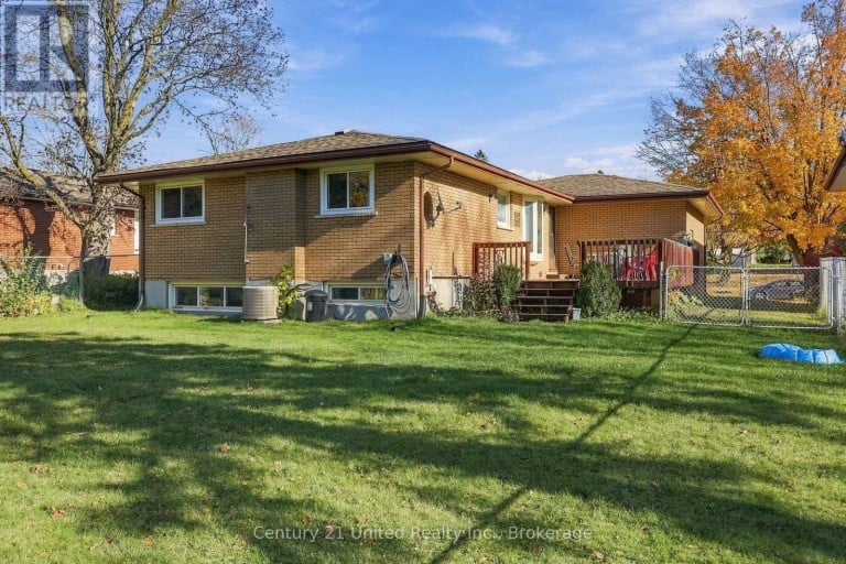 807 HIGHLAND COURT, Peterborough (Northcrest Ward 5), Ontario, K9H5K1