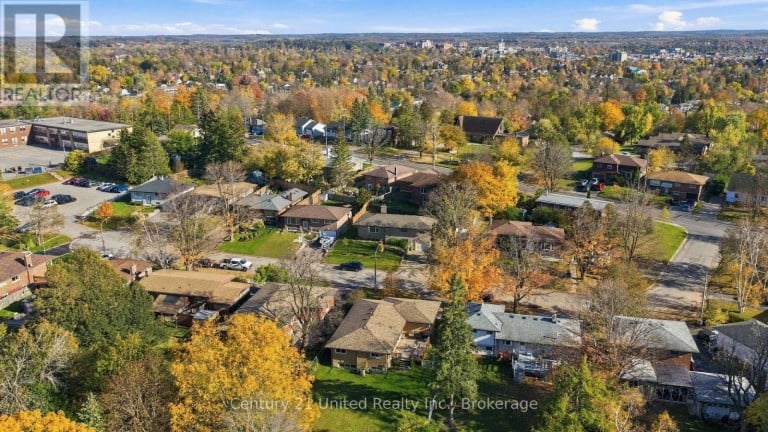 807 HIGHLAND COURT, Peterborough (Northcrest Ward 5), Ontario, K9H5K1