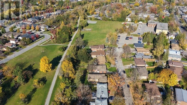 807 HIGHLAND COURT, Peterborough (Northcrest Ward 5), Ontario, K9H5K1