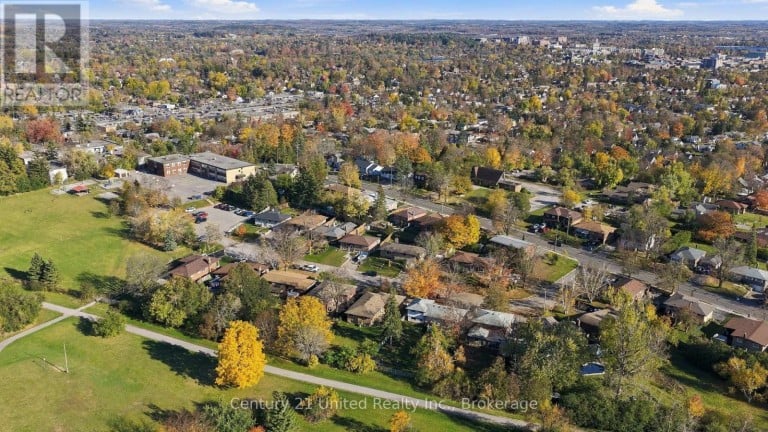 807 HIGHLAND COURT, Peterborough (Northcrest Ward 5), Ontario, K9H5K1