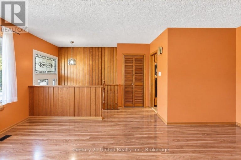 807 HIGHLAND COURT, Peterborough (Northcrest Ward 5), Ontario, K9H5K1