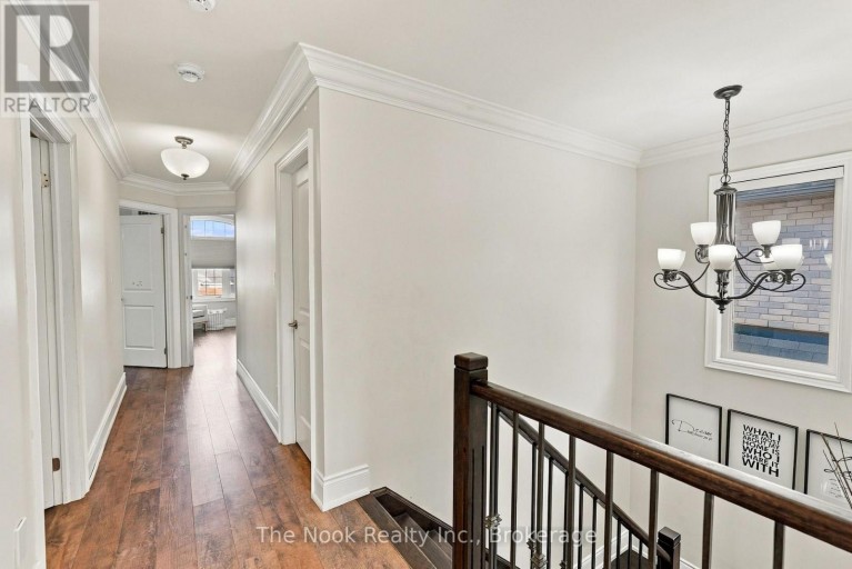 39 SERENE COURT, Whitby (Rolling Acres), Ontario, L1R0L6