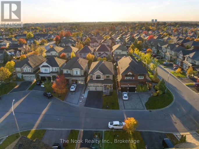 39 SERENE COURT, Whitby (Rolling Acres), Ontario, L1R0L6