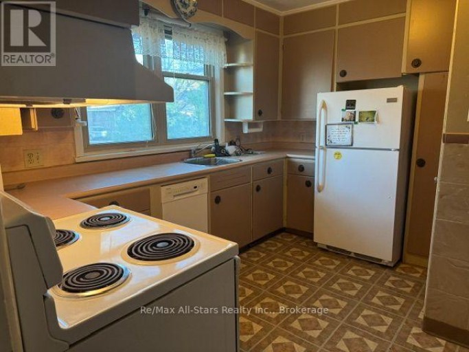101 COLBORNE STREET W, Kawartha Lakes (Lindsay), Ontario, K9V3T4