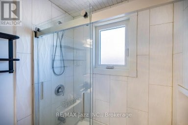 29 HAROLD STREET Whitby (Blue Grass Meadows) Ontario photo 36