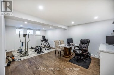 29 HAROLD STREET Whitby (Blue Grass Meadows) Ontario photo 38