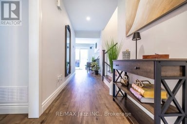 29 HAROLD STREET Whitby (Blue Grass Meadows) Ontario photo 8