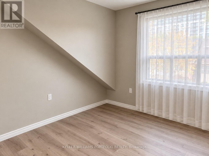 19 KELVIN AVENUE, Toronto (East End-Danforth), Ontario, M4C5C7