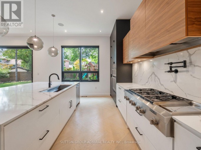 95 PENSTOCK COURT, Richmond Hill (Mill Pond), Ontario, L4C4P3