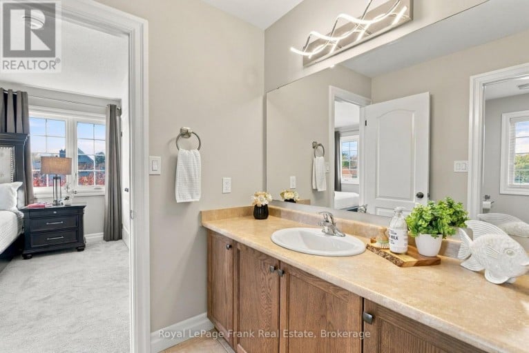 90 TOWNLINE ROAD S, Oshawa (Donevan), Ontario, L1K1B1