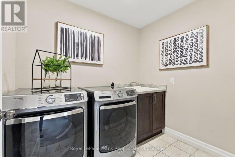 90 TOWNLINE ROAD S, Oshawa (Donevan), Ontario, L1K1B1