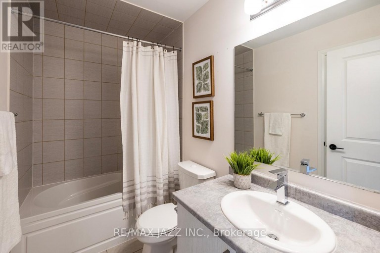 74 AMBEREEN PLACE, Clarington (Bowmanville), Ontario, L1C7H5